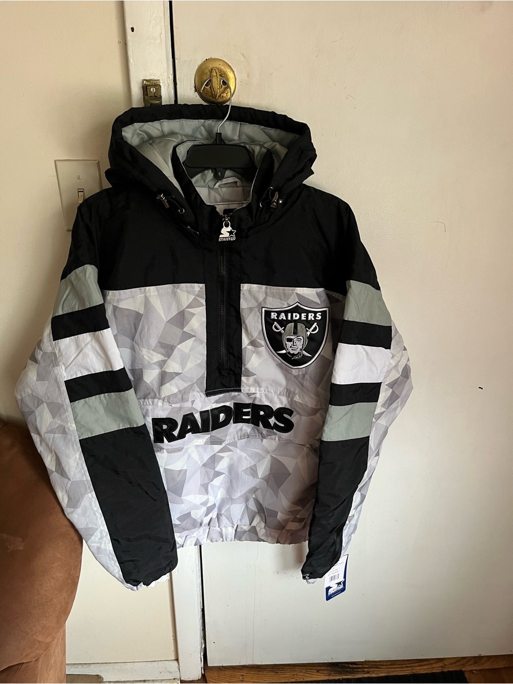 Las Vegas Raiders Starter brand men’s NFL 1/2 zip winter jacket M